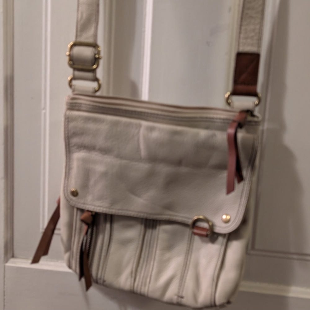 Fossil Explorer Cream Crossbody Shoulder Bag with Brown Accents